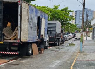 PMSC autua motoristas estacionados na ciclovia da beira mar de Balneário Piçarras