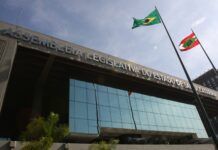 Alesc tem concurso público para cargos com salários de R$ 12.497,71