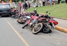 Motorista embriagado derruba nove motos e é preso após ameaçar policiais