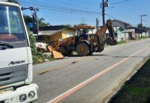 Penha recolhe 10 toneladas de entulhos e mais de cem pneus em mutirão contra o Aedes
