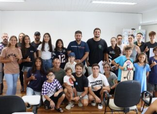 Contemplados pelo Bolsa Atleta e Paratleta de Penha assinam termo de beneficiário