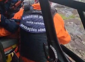 Após mal súbito, mulher é resgatada da Trilha da Galheta