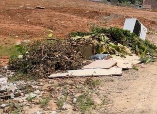 Secretário de Penha denuncia descarte irregular de entulho em terreno central