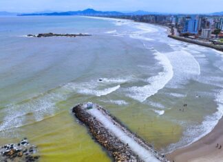 Navegantes lança edital para obra alargamento da faixa de areia e ampliação do molhe