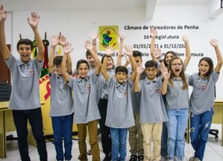 Penha diploma vereadores mirins para a Legislatura 2024