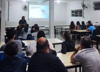 Alunos do EJA de Balneário Piçarras participam de palestra sobre uso responsável da água