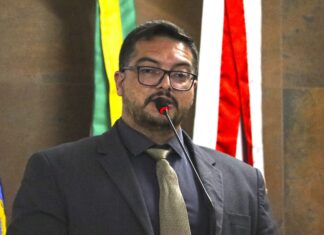 Marco do Tampa apresenta moção de aplausos à policial que salvou homem durante ataque de cão