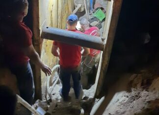 Trabalhador fica soterrado em obra de implantação da rede de esgoto de Penha