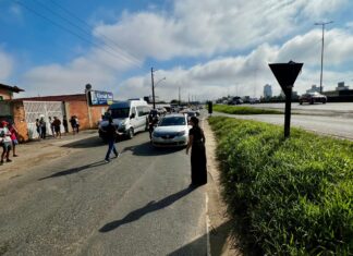 Moradores de Barra Velha protestam por melhorias na marginal Sul