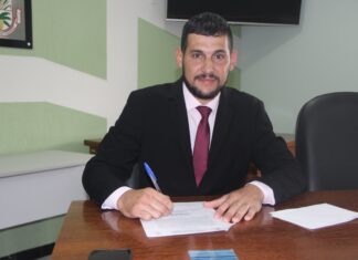 Presidente da Câmara toma posse como prefeito interino de São João do Itaperiú