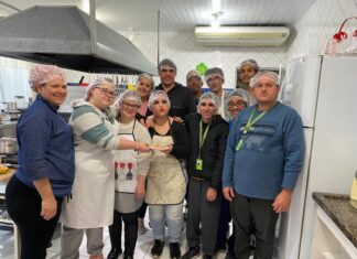Alunos da APAE participam de curso na Escola de Arte Culinária Laci dos Santos Leite