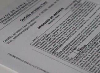 Mais de 150 famílias recebem o título de propriedade pelo Programa Lar Legal