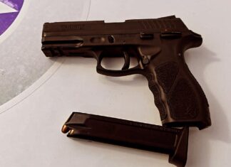 Motorista mostra arma de fogo à cidadão e é preso em Penha