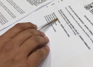 Prefeito de Penha assina decreto para Reurb de mais três núcleos: Armação e Santa Lídia