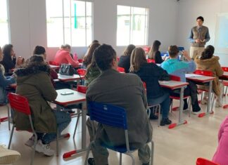 Evento, em Barra Velha, capacita profissionais para a inclusão escolar de crianças com TEA