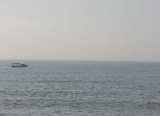 Bombeiros buscam por pescador desaparecido entre Barra Velha e Balneário Piçarras