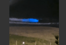 Fenômeno de bioluminescência é registrado na praia de Itajuba, em Barra Velha