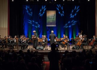 Orquestra de Câmara de Blumenau e Renato Borghetti apresentam-se no Festival de Música de Itajaí