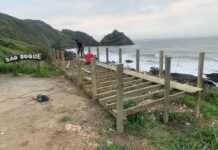 Secretaria de Turismo de Penha inicia construção do mirante na praia de São Roque