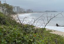 Orla Norte de Balneário Piçarras volta a registrar erosão