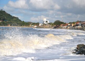 Defesa Civil alerta para risco de ressaca em toda costa catarinense