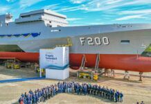 Indústria catarinense lança primeira fragata Tamandaré ao mar para testes