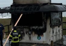 Quiosque da beira mar é queimado em ato de vandalismo