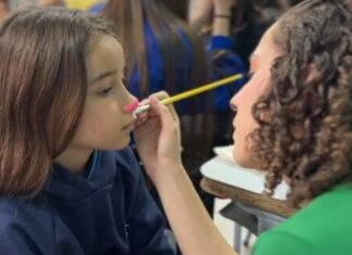 Alunos do Terceirão do Sinergia realizam ação social no Dia das Crianças