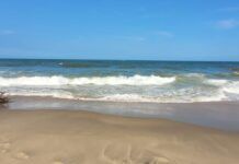 Bombeiros retomam as buscas por jovem que se afogou na Praia do Tabuleiro