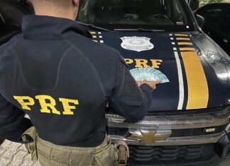 PRF apreende 1.600 reais em notas falsas na BR-101 em Itapema