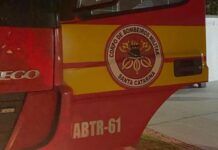 Moradores controlam incêndio em apartamento térreo, no Itacolomi