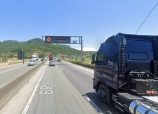 BR-101 ficará interditada para retirada de painel de mensagem, em Penha