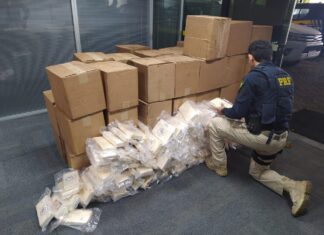 Carreta é interceptada na BR-101, em Itajaí, com 1,36 toneladas de cocaína