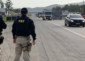 Feriadão evidencia problemas de mobilidade nas rodovias federais em Santa Catarina
