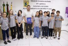Vereadores mirins de Penha entregam carta aberta com sugestões ao prefeito eleito