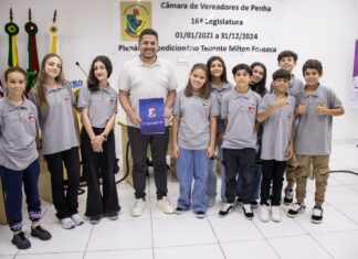 Vereadores mirins de Penha entregam carta aberta com sugestões ao prefeito eleito