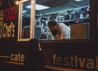 Turismo de Balneário Piçarras abre chamamento público para food trucks na temporada