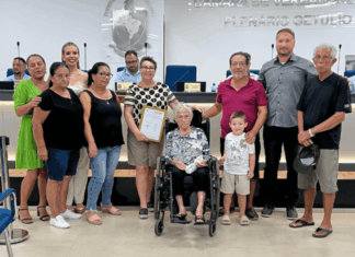 Vereadores de Barra Velha homenageiam Dona Quininha pela sua história e contribuição à cidade
