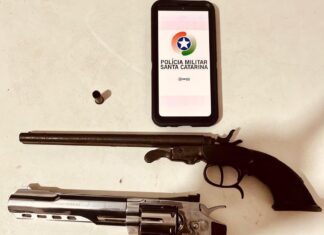 Polícia apreende arma e simulacro em Navegantes