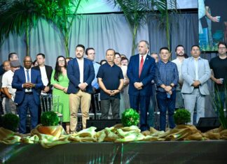 Governador Jorginho Mello prestigia a 31ª Festa dos Pescadores em Penha
