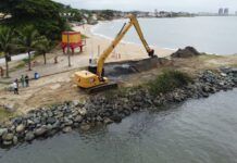 Prefeitura de Barra Velha investe no desassoreamento da barrinha de Itajuba