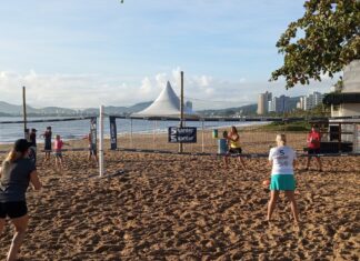 Balneário Piçarras celebra 5 anos do projeto “Essa é a Nossa Praia”, que impulsiona o beach tennis no município