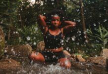 Manas do Reggae e Brasilidades lançam clipe “Água Não Limpa”