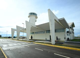 Governador assina contrato de concessão do Aeroporto de Jaguaruna, a primeira PPP do Estado