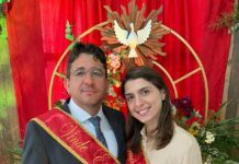 Casal Imperial inicia visitas do Divino Espírito Santo às casas dos fiéis