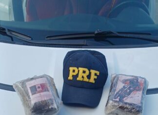 Haxixe importado é encontrado escondido em motor de carro na BR-101