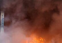 Incêndio atinge galpão de reciclagem em Navegantes