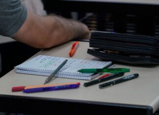 Educação de SC lança Disque-Denúncia 0800 para os programas Universidade Gratuita e Fumdes