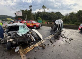 Mulher morre em grave acidente na BR-101 em Araquari