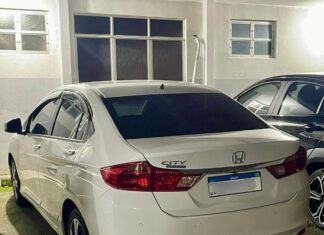 Carro furtado, arma e documentos falsos são apreendidos durante operação policial em Navegantes